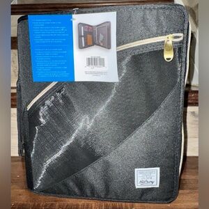 Cute 🥰 Hilroy 2" D-Ring Zipper Binder is designed for efficient organization